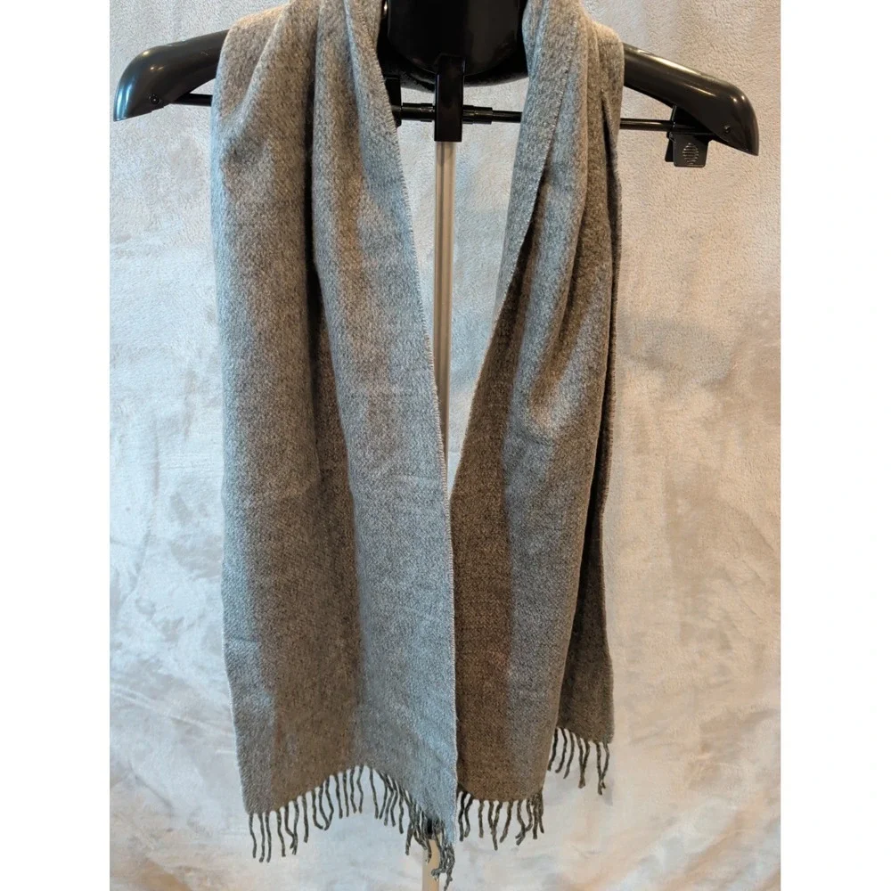 Merona Gray Knit Scarf Soft Acrylic Fringe Winter Wrap OSFM Gray Heathered